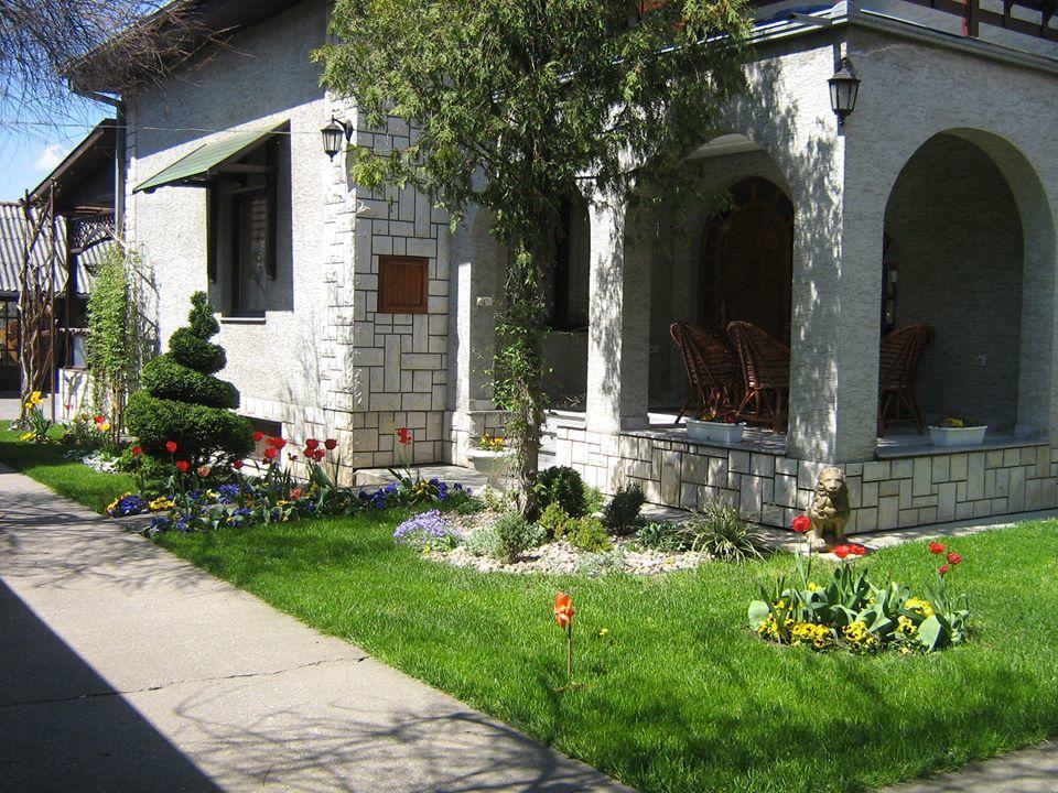Domacinstvo Opavski Backi Petrovac Exteriör bild