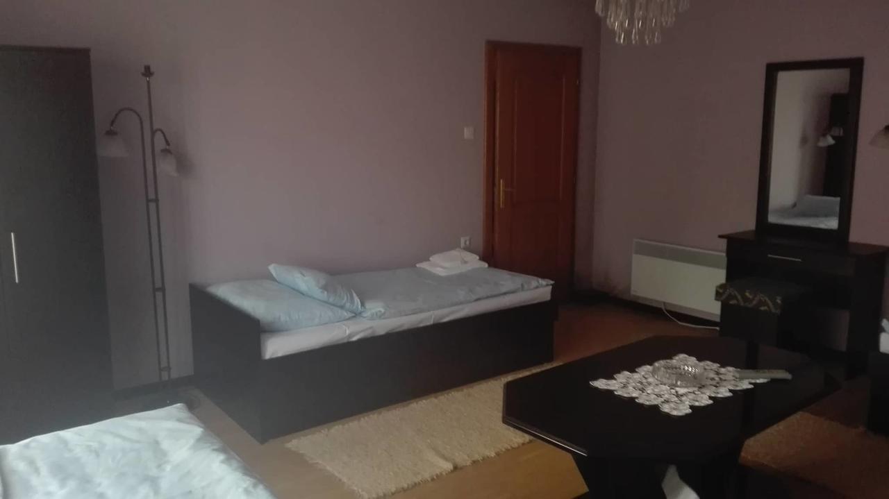 Domacinstvo Opavski Backi Petrovac Exteriör bild